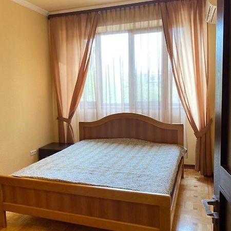 Nice Apartment In City Center Erevan Exterior foto